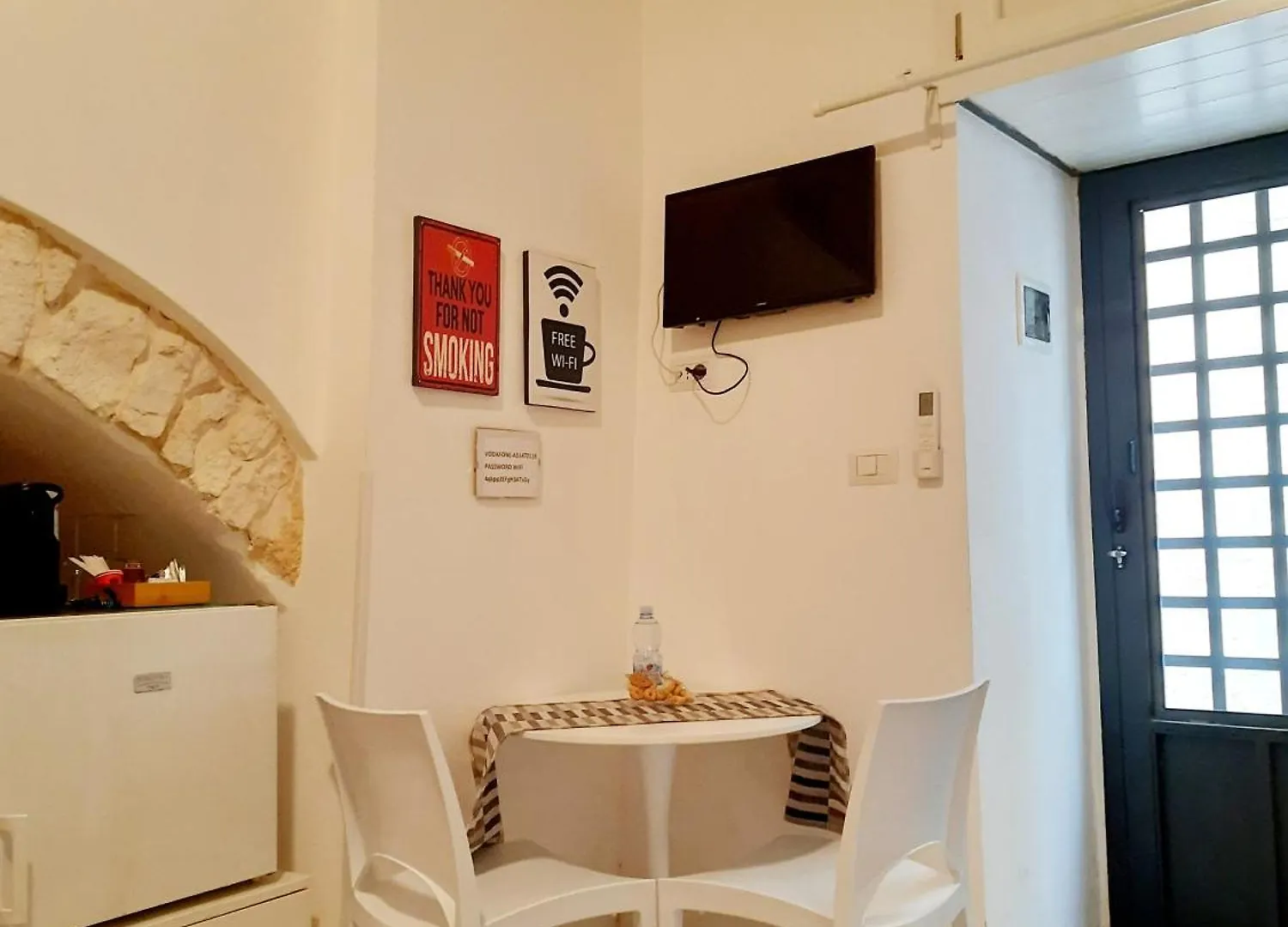 Room 20 - Piccola Camera In Pietra Bianca Giovinazzo Maison d'hôtes